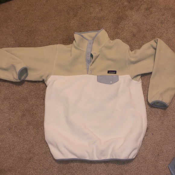 White and tan Patagonia fleece pullover - Picture 2 of 6